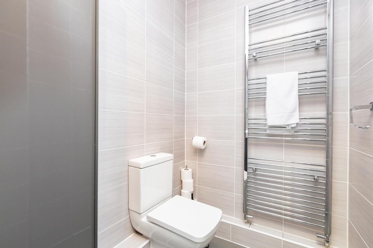 Manhattan Heights - 5 Maidstone Ngoại thất bức ảnh