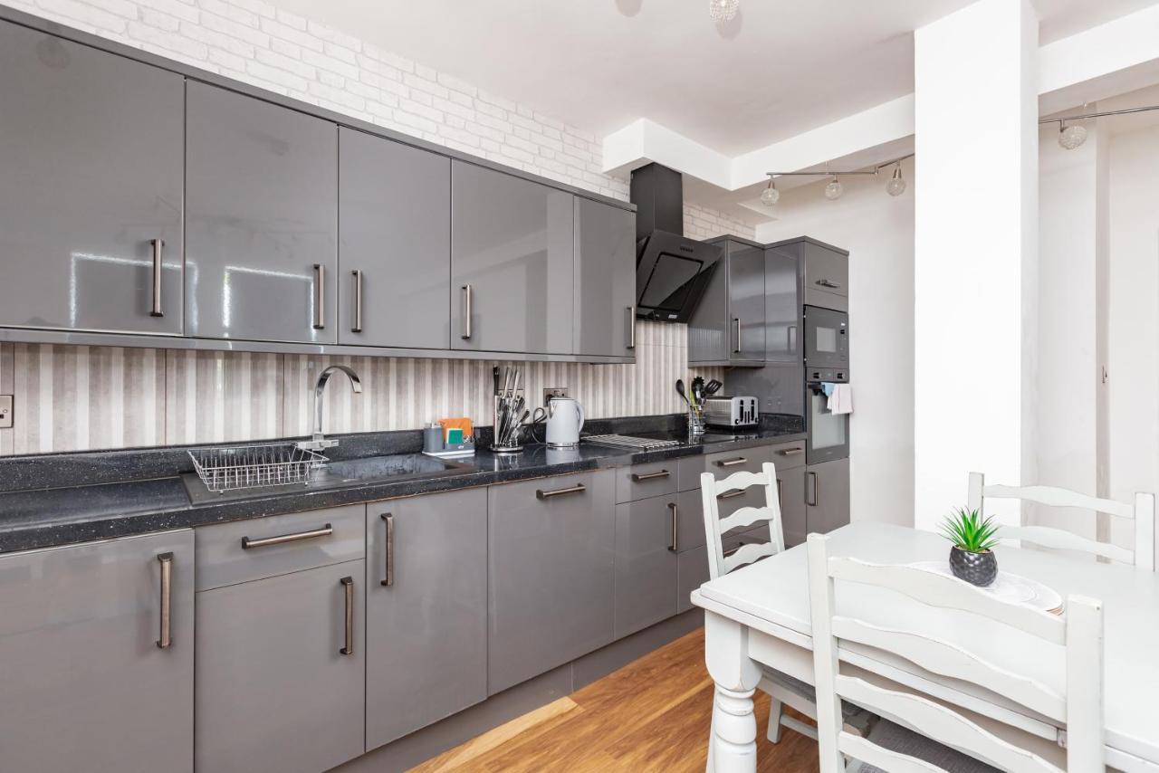 Manhattan Heights - 5 Maidstone Ngoại thất bức ảnh